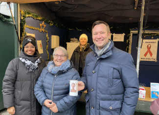 Aidsberatung auf Christkindlmarkt